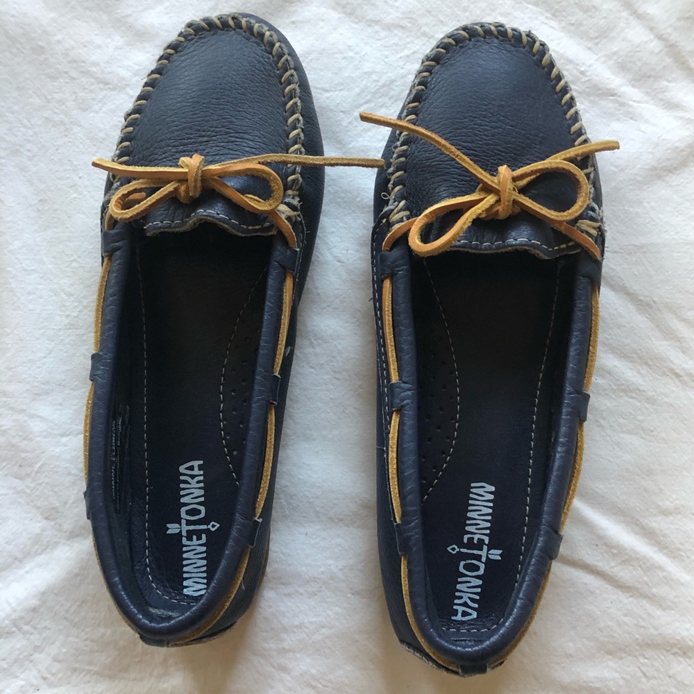 Minnetonka Moccasins size 7.5